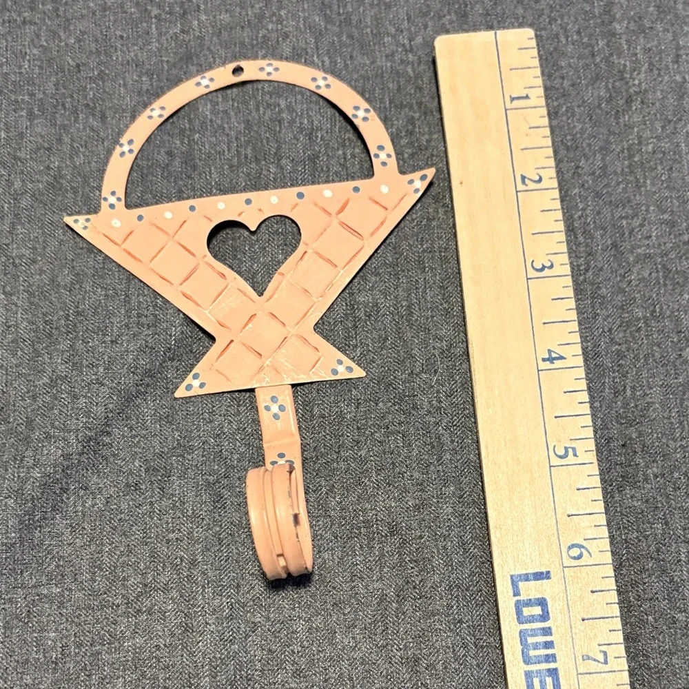 Heart Design Peachy Wall Hook